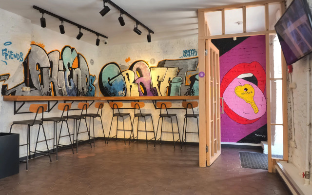 Druzya Graffiti Hostel