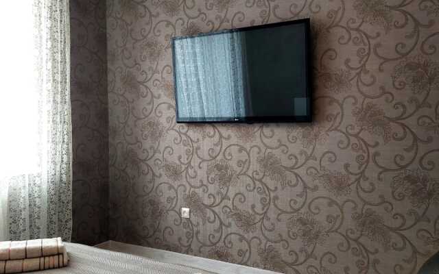 Uyutnaya Kvartira V Khoroshem Rayone Goroda Flat