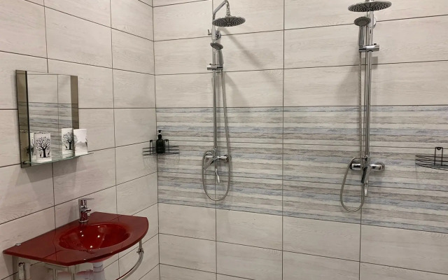 Частный Дом Титан Грей коттедж с 5ю спальнями и сауной