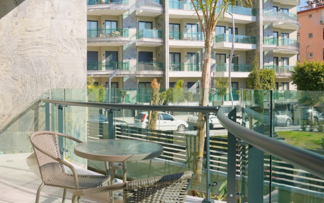 Qoople Legend B4 v 100 M ot Morya Apartments
