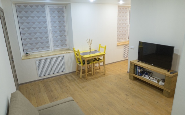 Квартира 50 Лет Октября 37