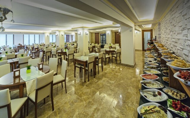 Lausos Palace Hotel