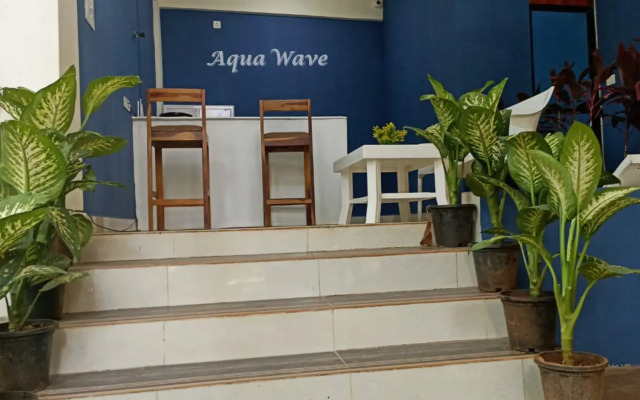 Отель Aqua Wave by YogiTree