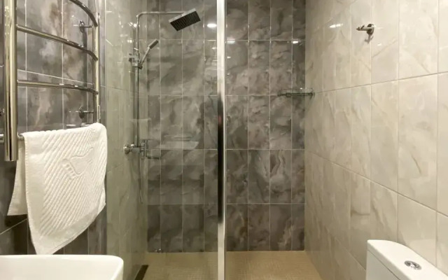 vidovye s krovat'yu i bol'shim balkonom, 17 etazh Apartments