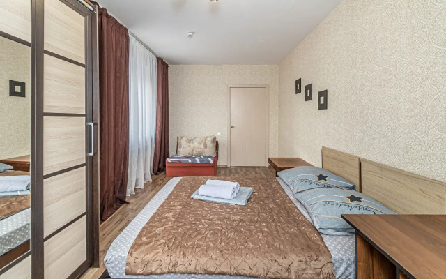 Yevrotryoshka Do 15 Gostey Flat