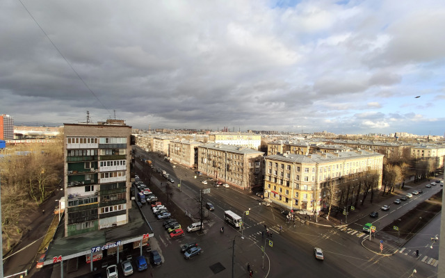 Kirovskiy Zavod Apartments
