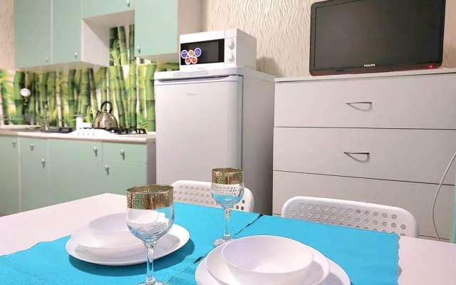 U Chasovoy Bashni S Prostornoy Kukhney Flat