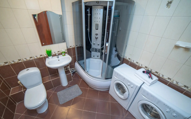 Апартаменты Радищева 33 Трехкомнатная Вторая