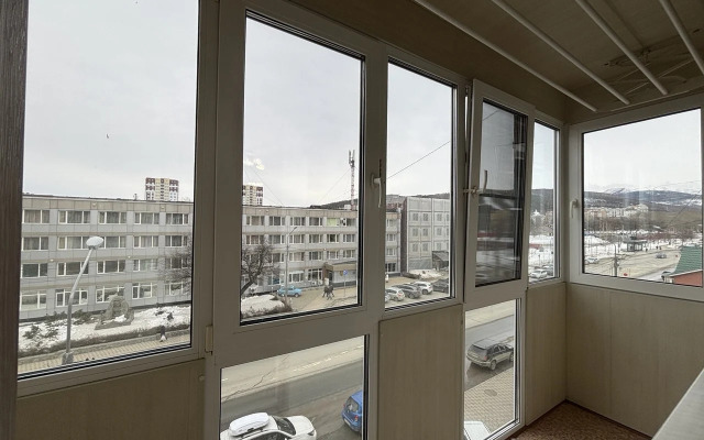 2-Kom Sakhalinskaya 19-12 Flat