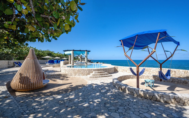 Ocean Cliff Hotel