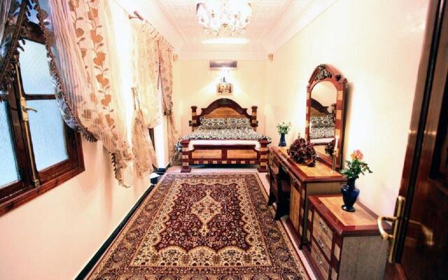 Riad Fatouma Hotel
