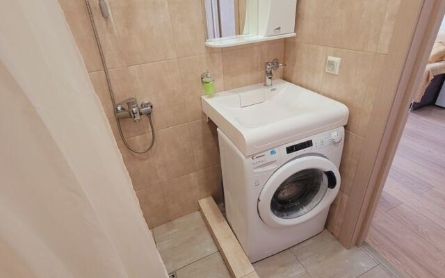 Квартира - студия в иcтoричeскoм цeнтре Санкт-Пeтеpбургa (3)