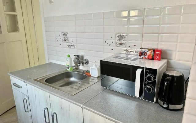 Dvukhkomnatnaya kvartira u m. Profsoyuznaya Flat
