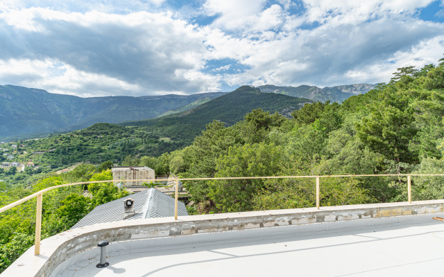 Nad Yaltoj Guest house