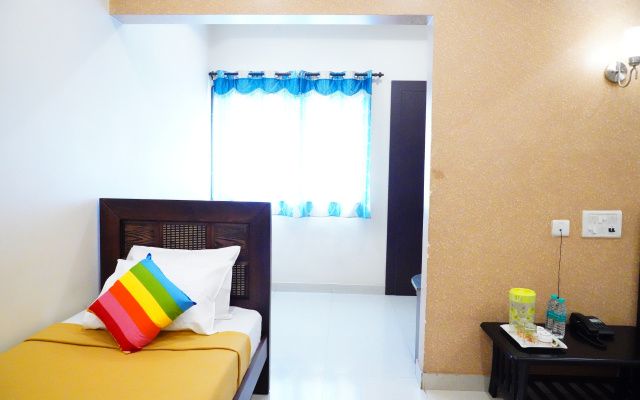 Vjr Mahal and Vinayagam Residency Hotel