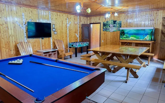 Частный дом с баней и бассейном