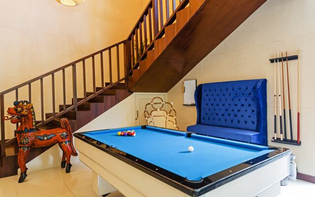 Вилла Kubu Luxury Seminyak Private Mansion