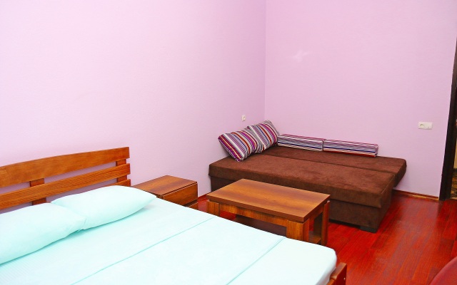 Ot Russkoj Sluzhbyi Servisa Guest House