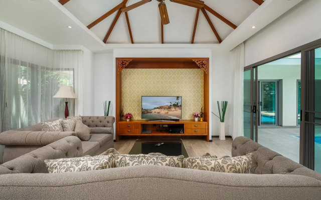 Вилла Nai Harn Pool Villa Bond