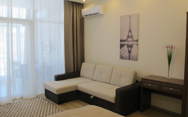 Na Bulvare Nadezhd 8/2 Apartments