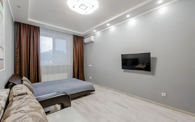 V Tsentre Goroda U Chashi Flat
