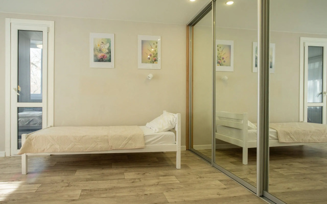 Квартира Трёхкомнатная на Доватора