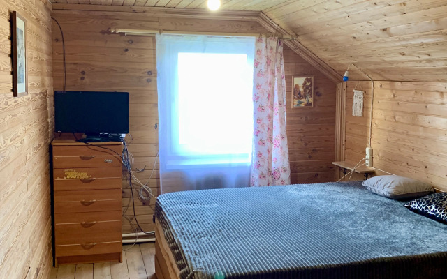 S Otdelnym Vkhodom I Zaezdom Private house