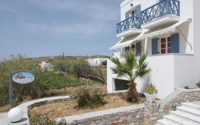 Manos Apartments