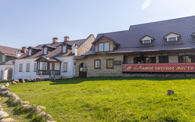 Izborsk-Park Guest House