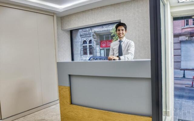 Flori̇na Hotel