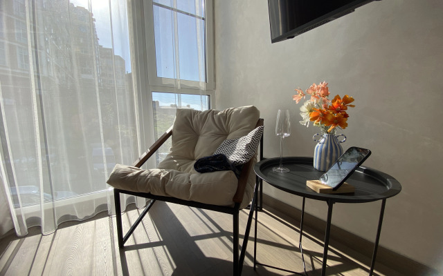 Dvukhetazhnaya Dizayn Studiya Delyuks Flat