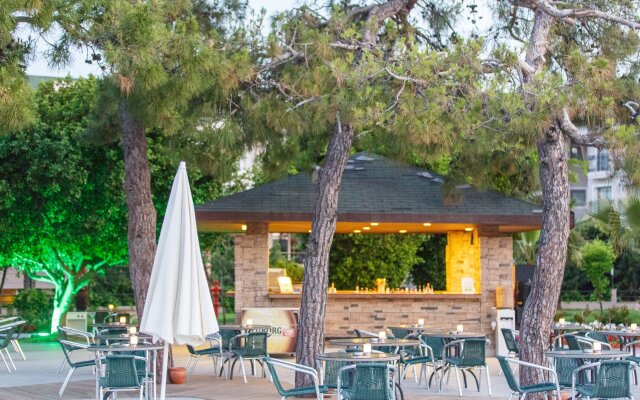 Lucida Beach Hotel 