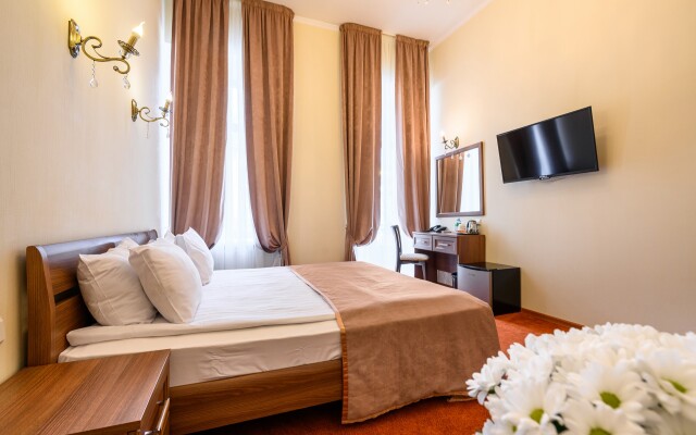 Solo na naberezhnoy reki Moyki 82 Guest house