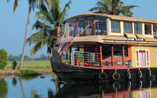 Sreekrishna 3 Bedroom Private Houseboat Hotel