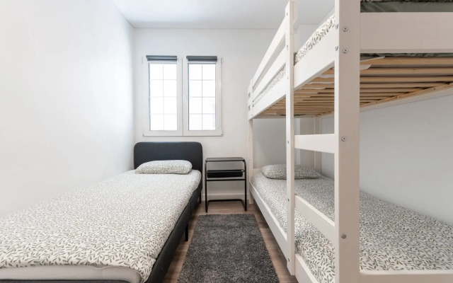 Duquesa Apartment