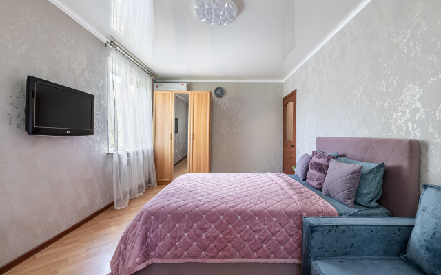 Ls Chasha i Tsentr Semyi Flat