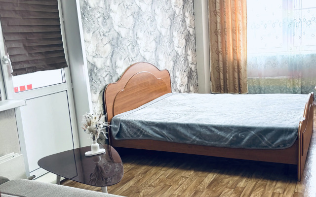 Belye rosy Flat