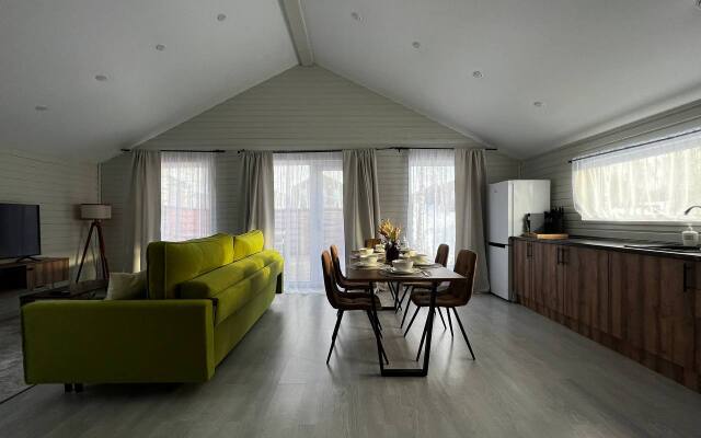 Point 400 Kedrovyj Guest House