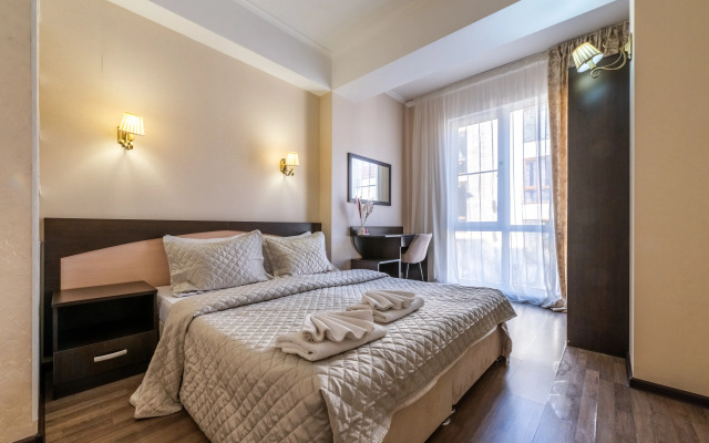 Oplot - Semejnye s odnoj spal'nej i balkonom 6 Apartments