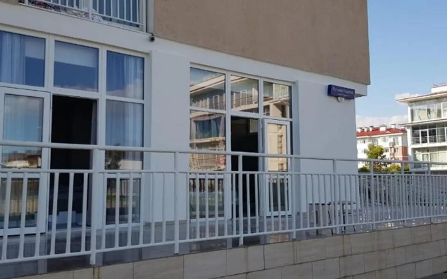 Bulvar Nadezhd 6/2 Apartments