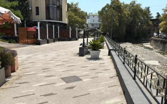 Квартира с бассейном на территории МореСолнцеАпарт 4