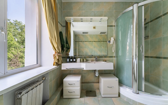 Ogromnaya Dvukhkomnatnaya Dlya 5 Chelovek U Moskva Siti Flat