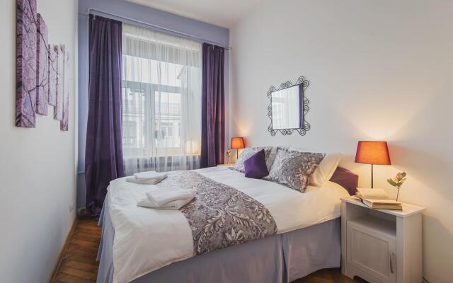 Gm Trekhkomnatnaya Ryadom S Kremlem Apartments