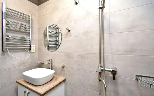 2-K, Ulitsa Amiryana, Am713 Flat