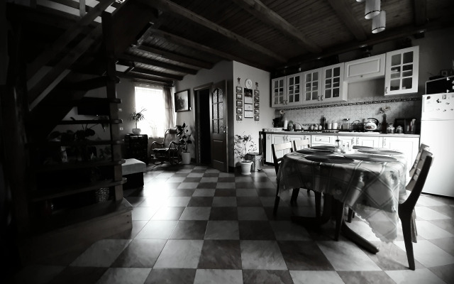 Listya Travyi Guest House