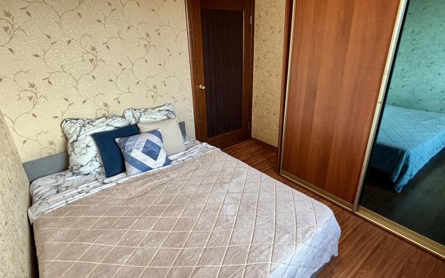 Tryohkomnatnaya v Kalinince Flat