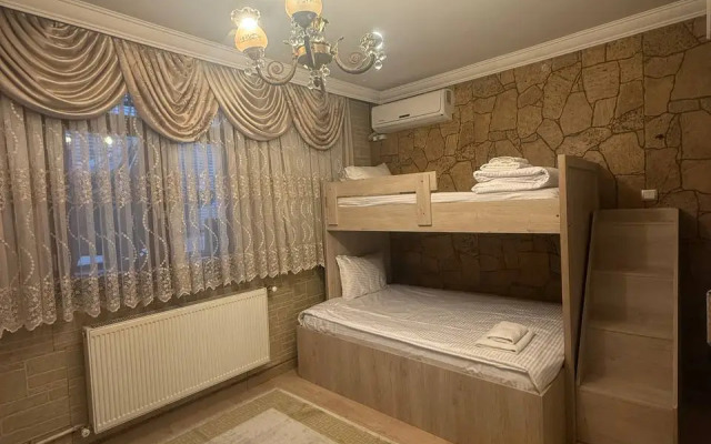 2BR Apt 3 AC Balcony 5 Min to Metro Apartments