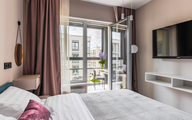 Апартаменты Aquamarine Resort в доме с бассейном в Сестрорецке
