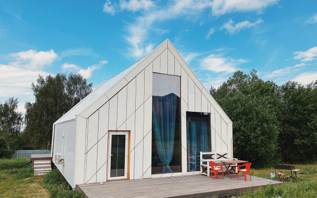 Частный дом Aurora Домик у пруда