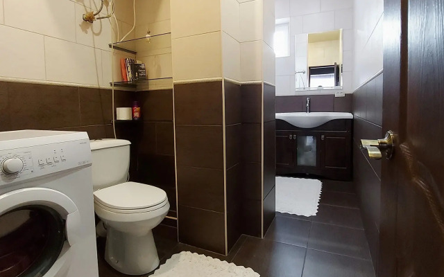 Flat 3-Komnatnaya Na Novom Rayone
